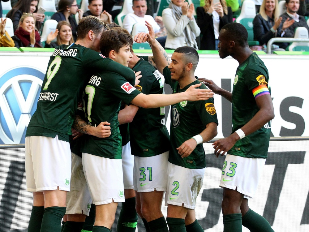 Wolfsburg gewinnt das Niedersachsen-Derby gegen Hannover (Photo by FIRO/FIRO/SID/)