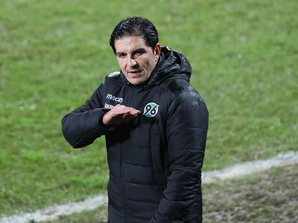 Drei Punkte für Hannover 96 und Trainer Kenan Kocak (Photo by FIRO/FIRO/SID/)
