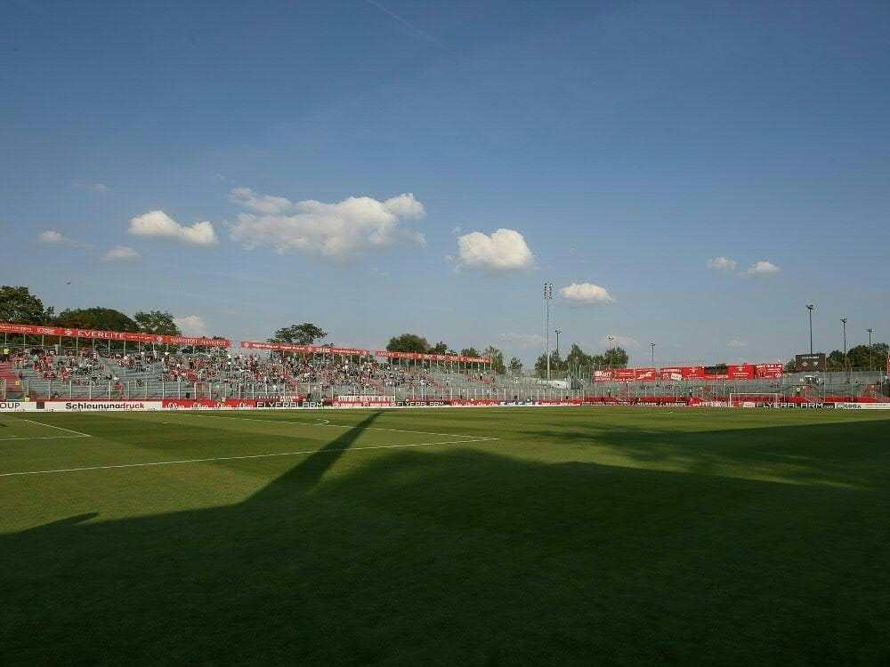 Montag spielt Würzburg im Pokal gegen Hannover  (Photo by /SID/)