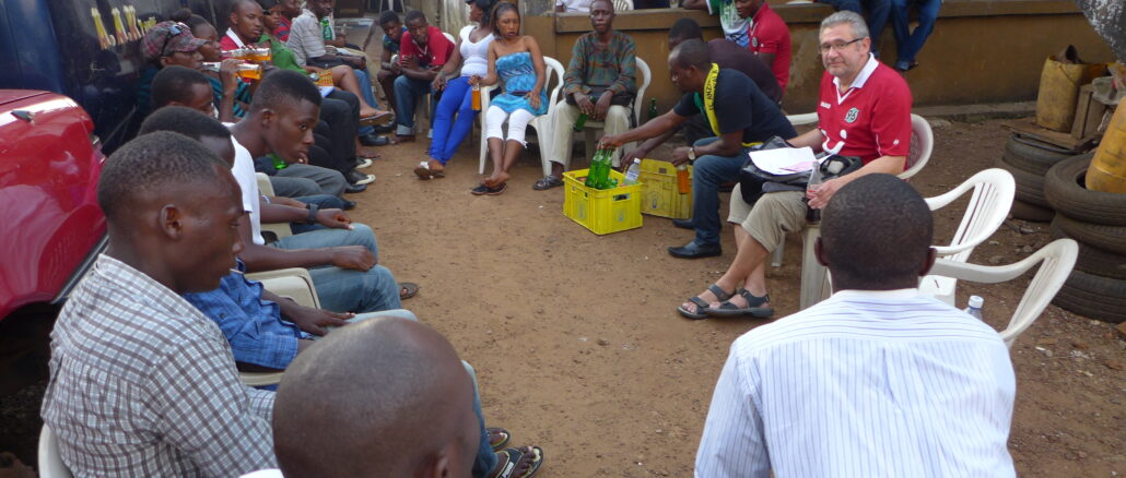 Der Fanclub von Hannover 96 in Sierra Leone.