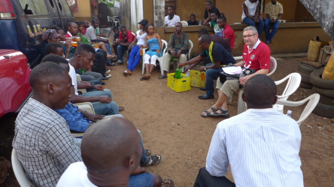 Der Fanclub von Hannover 96 in Sierra Leone.