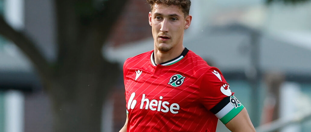 Phil Neumann steht kurz vor einem Wechsel auf die Insel. Foto: Hannover 96