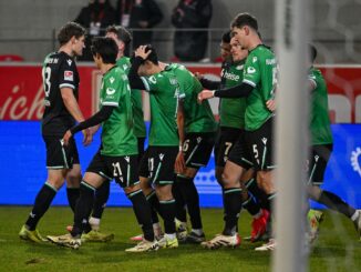 Hannover 96 gewinnt den Rückrunden-Auftakt in Regensburg.