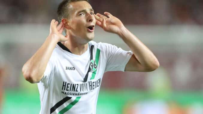 1. FC Kaiserslautern v Hannover 96 - Second Bundesliga